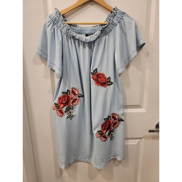 ANA Chambray Dress with Embroidered flowers - Picture 5 of 7